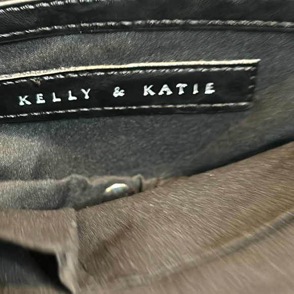 Kelly & Katie Rustego Crossbody Black Multi Zip Pocket Purse - Picture 9 of 14